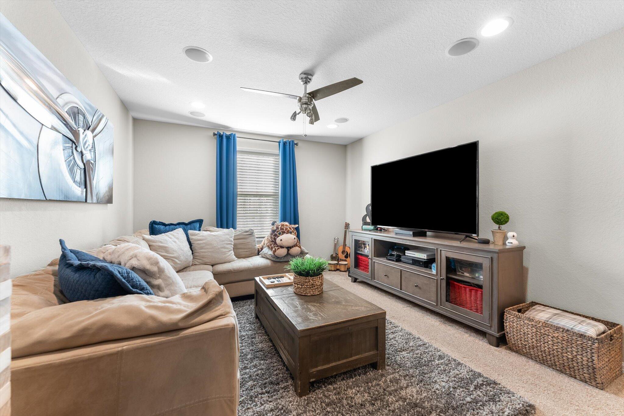 10712 Willow Oak Court