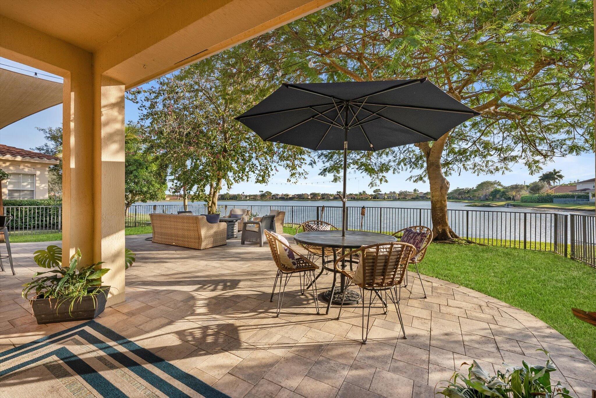 10712 Willow Oak Court