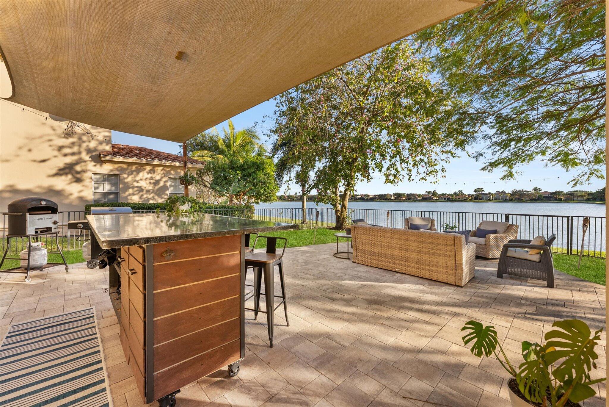 10712 Willow Oak Court