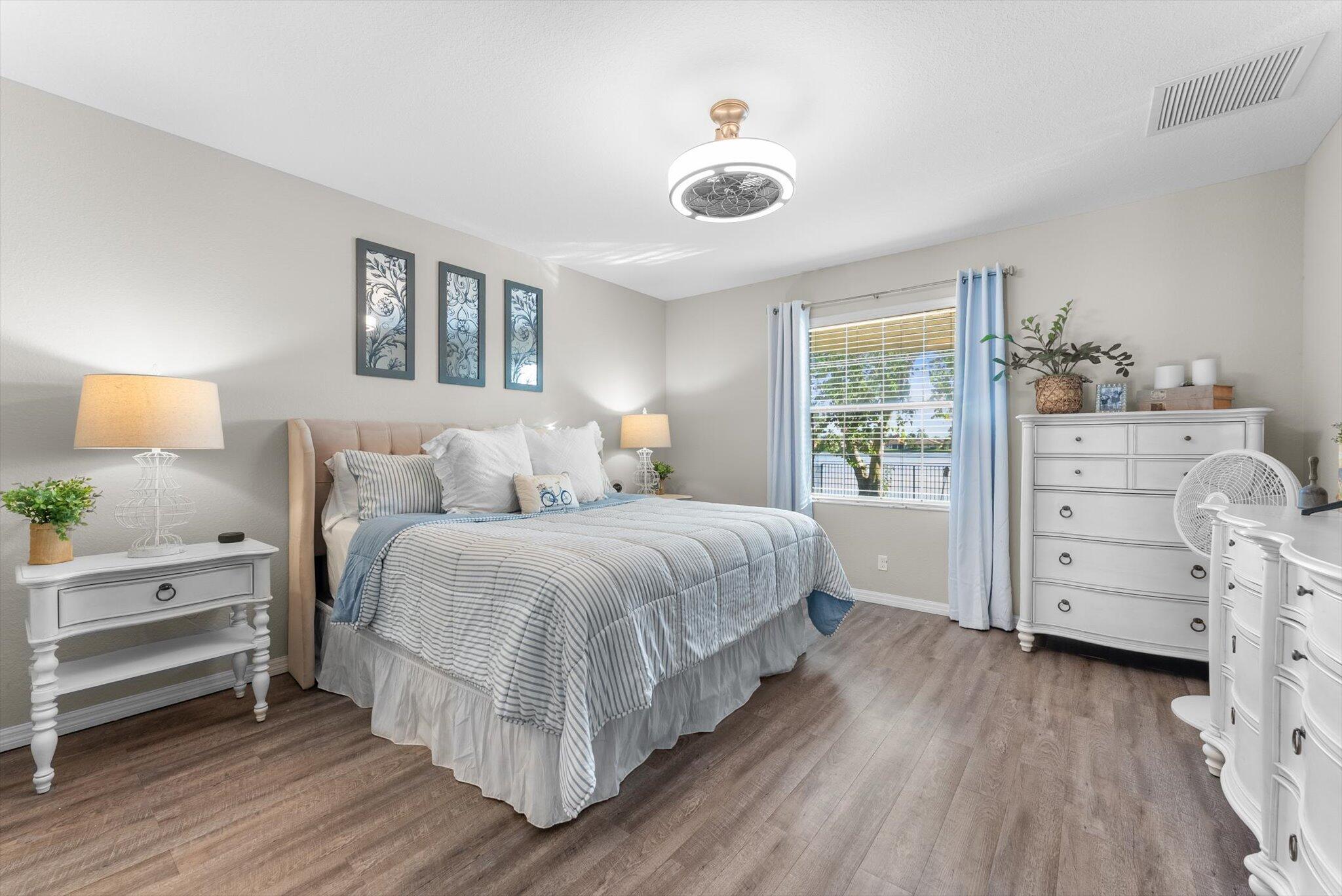 10712 Willow Oak Court