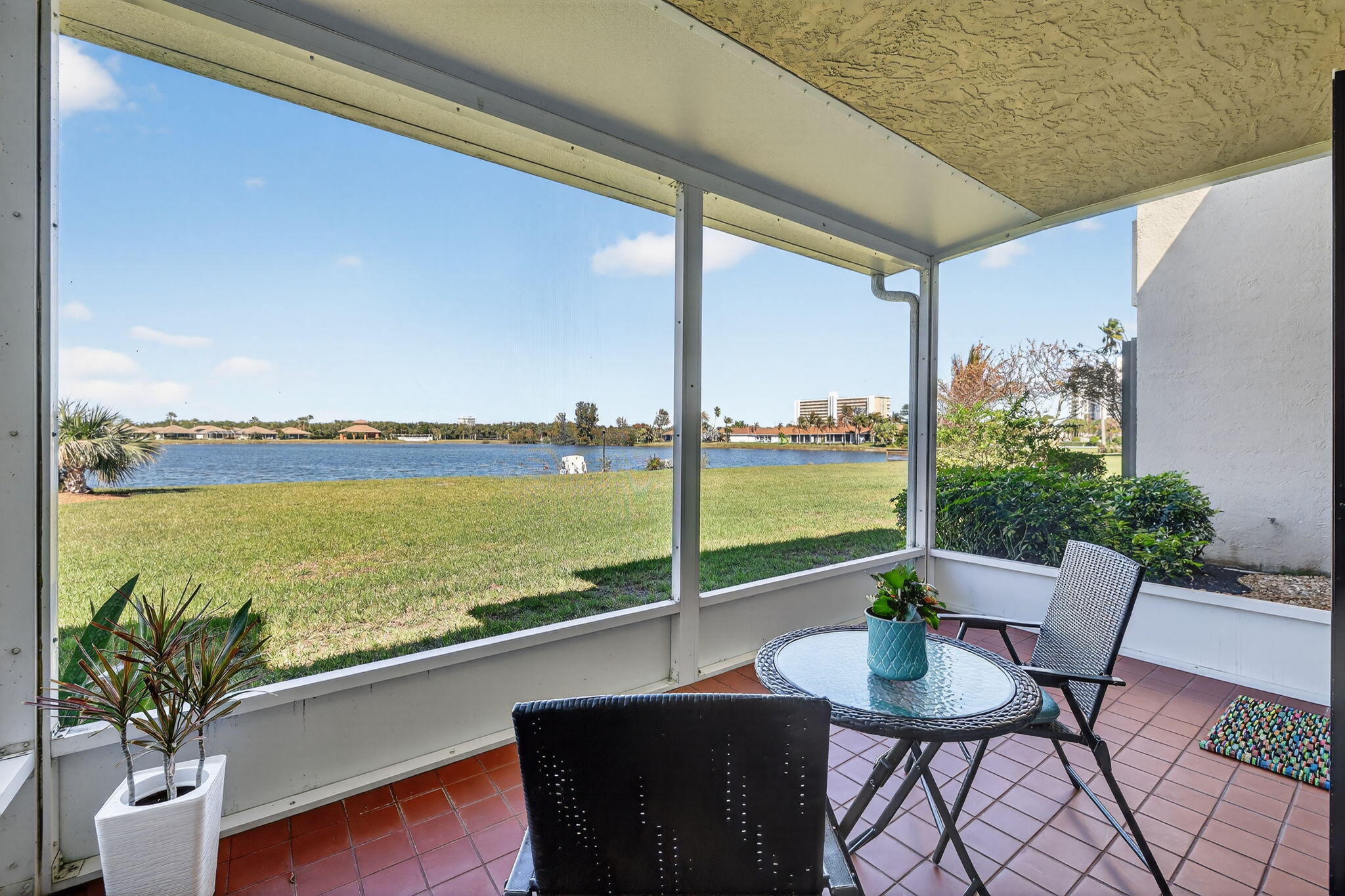 3210 S Lakeview Circle 3-102