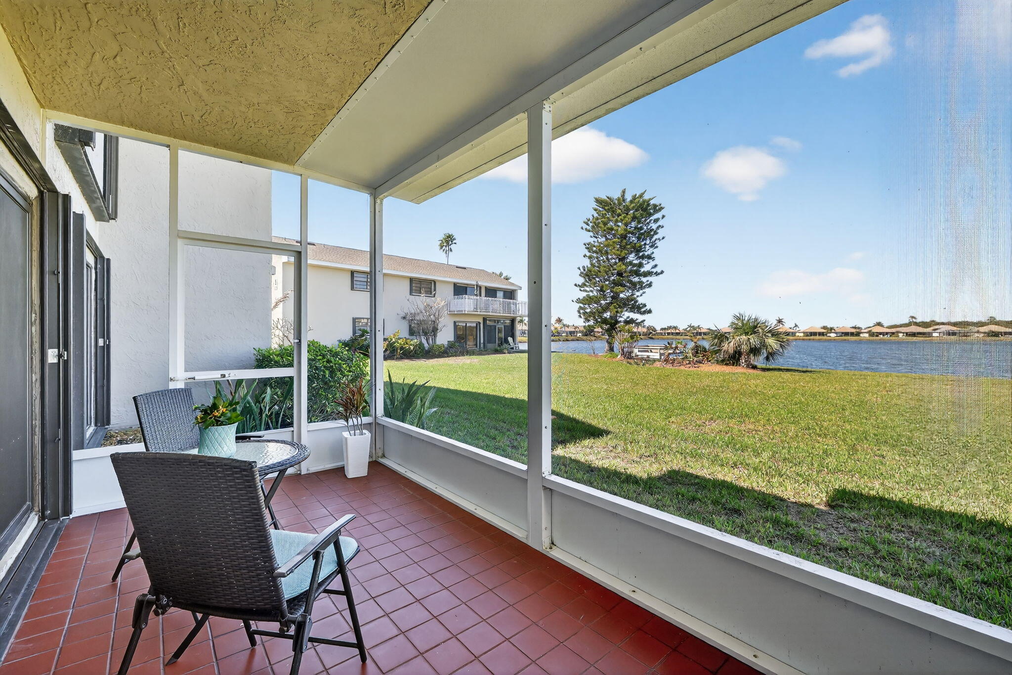 3210 S Lakeview Circle 3-102