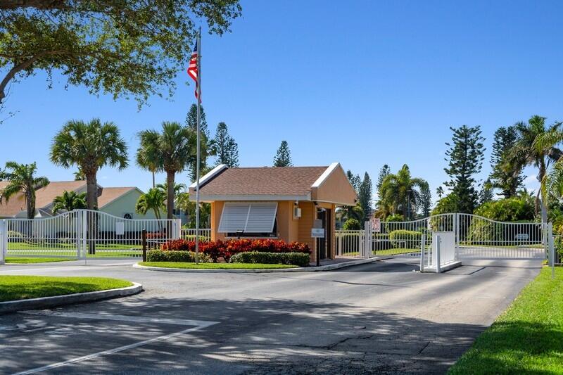 3210 S Lakeview Circle 3-102