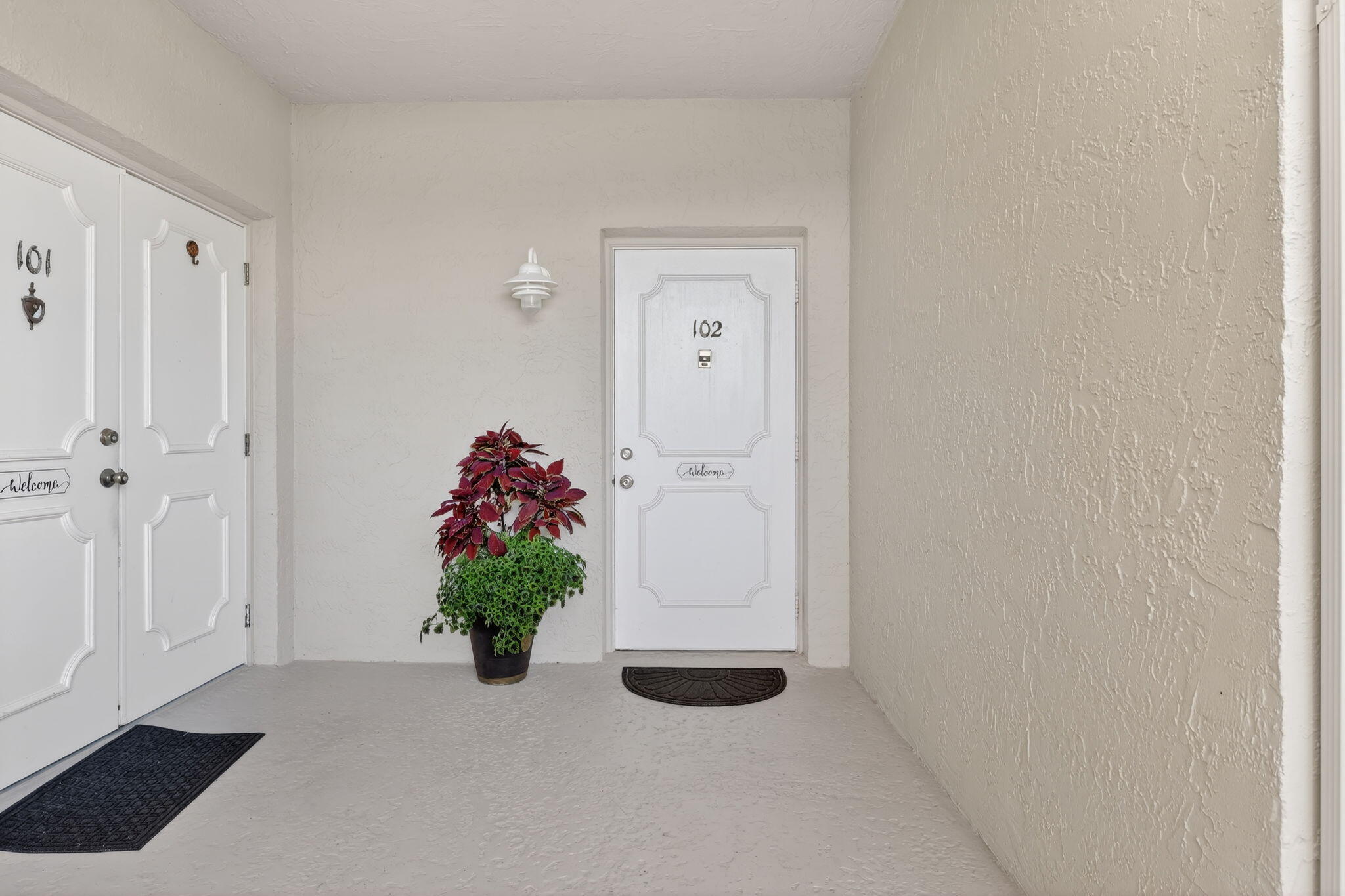 3210 S Lakeview Circle 3-102