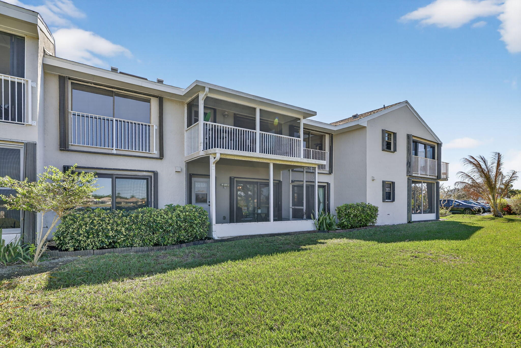 3210 S Lakeview Circle 3-102