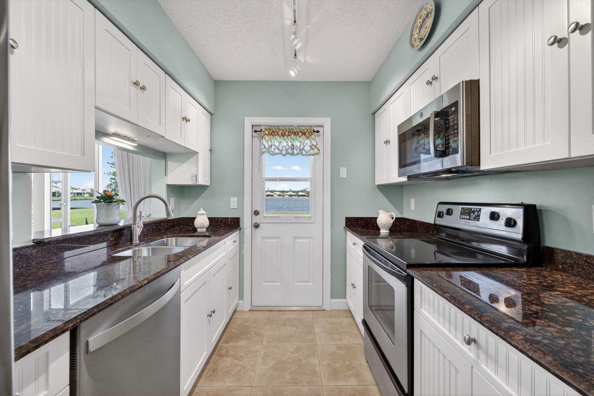 3210 S Lakeview Circle 3-102