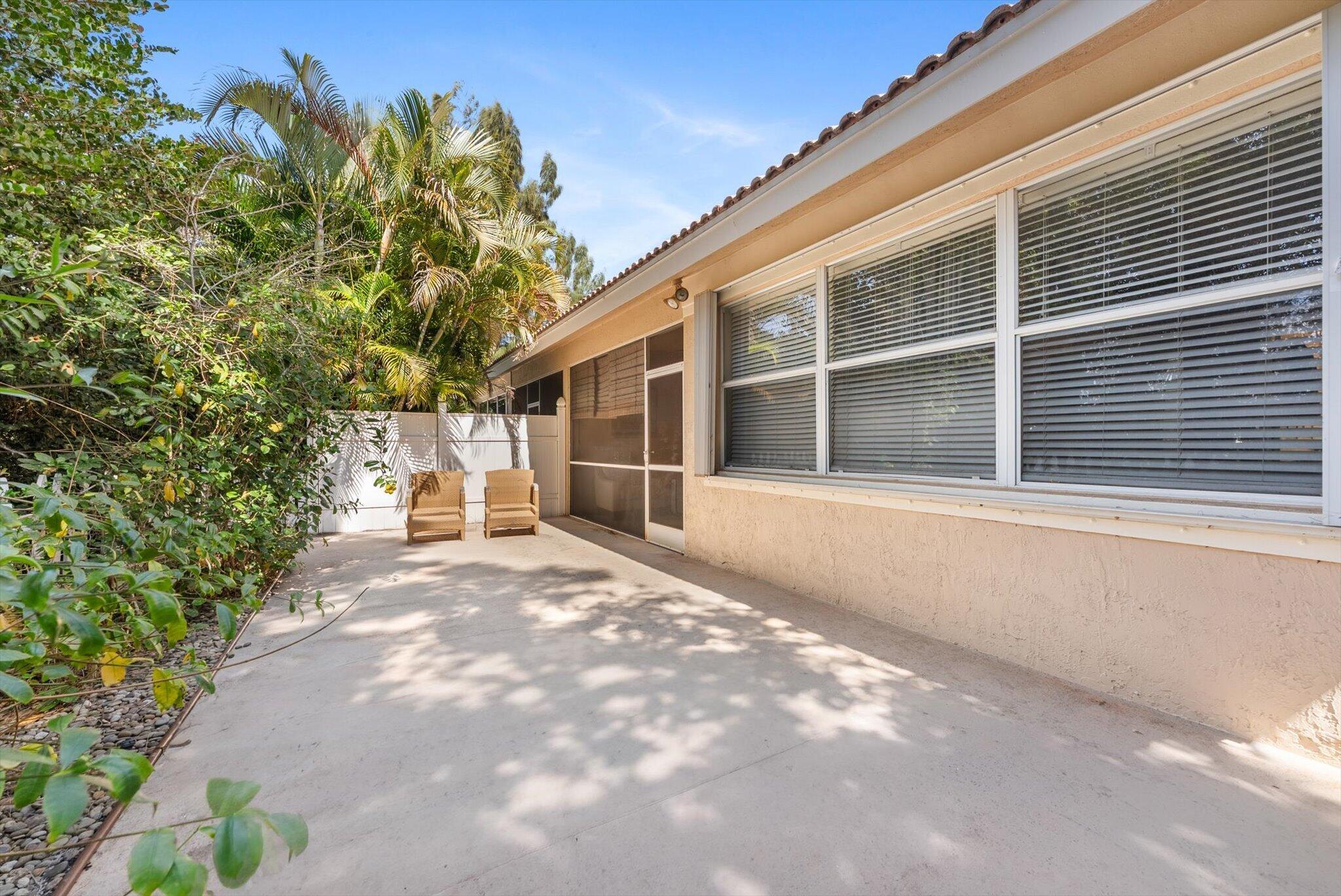 392 W Coral Trace Circle
