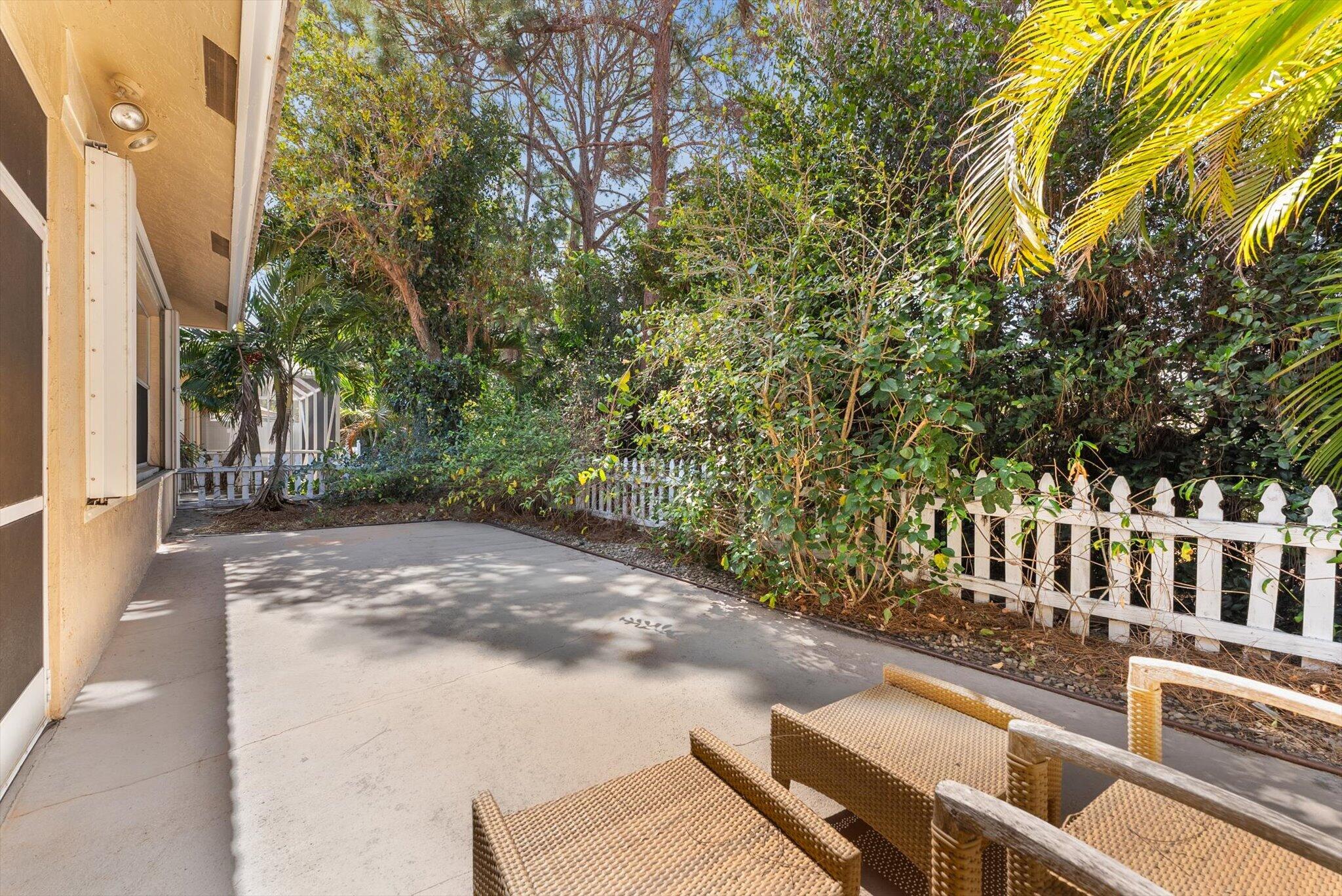 392 W Coral Trace Circle