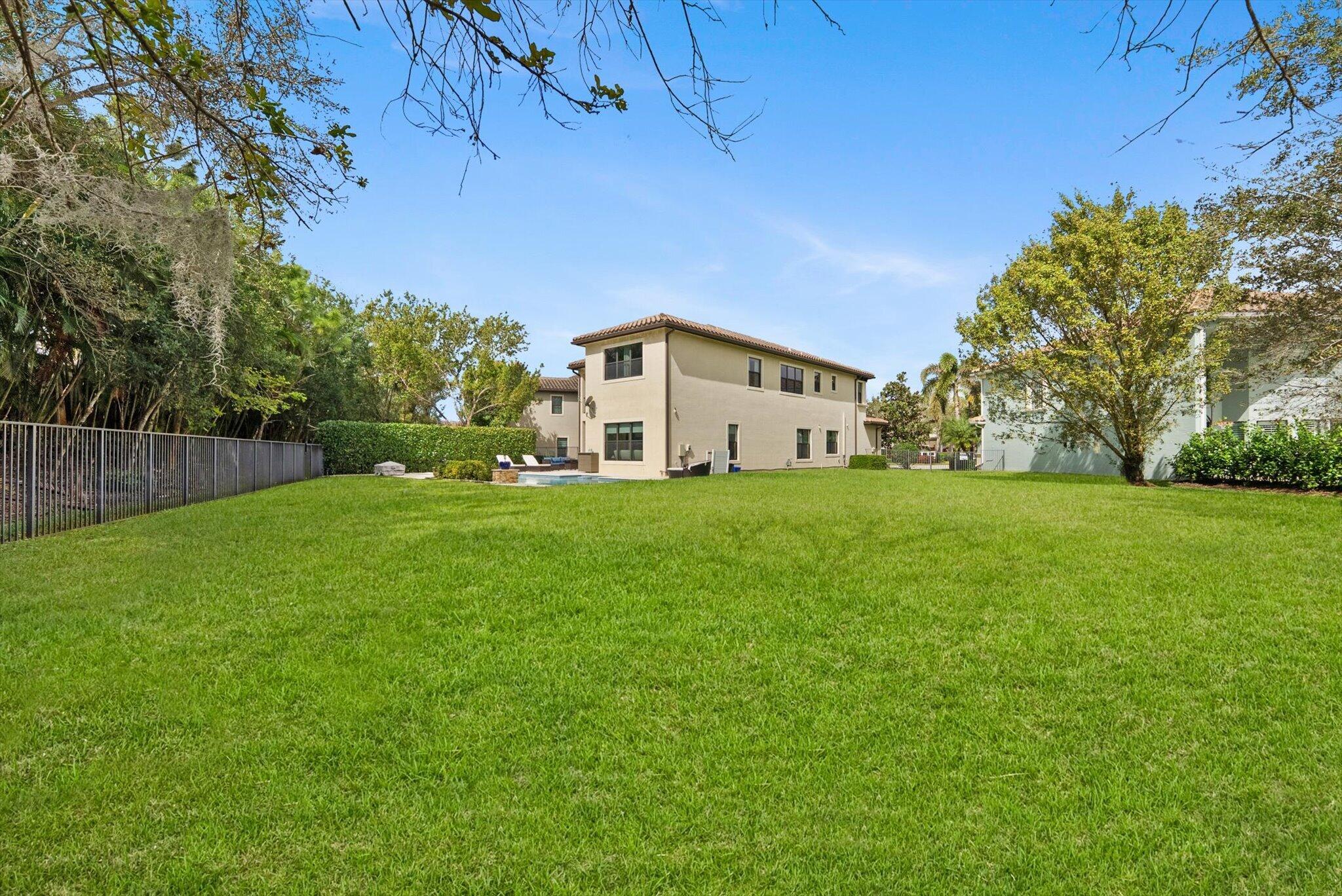 16945 Bridge Crossing Circle