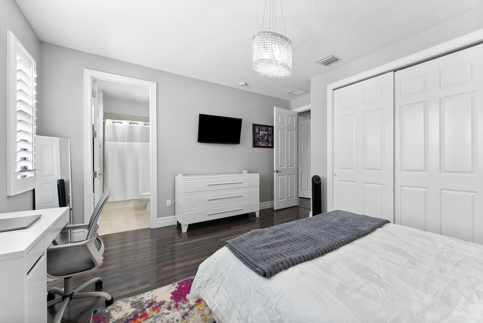 16945 Bridge Crossing Circle