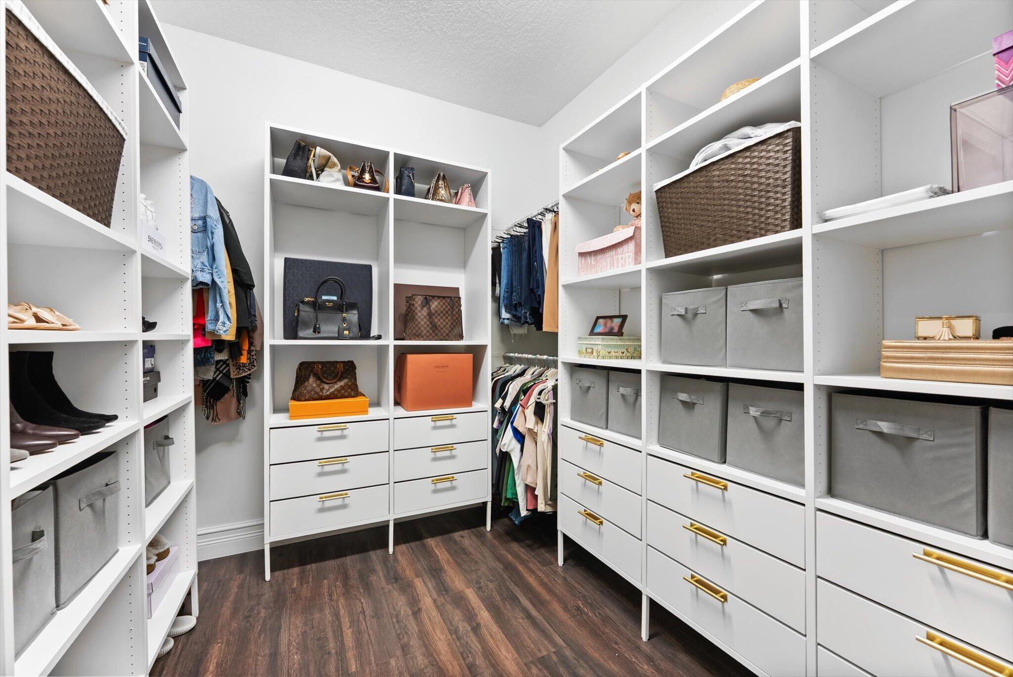 16945 Bridge Crossing Circle