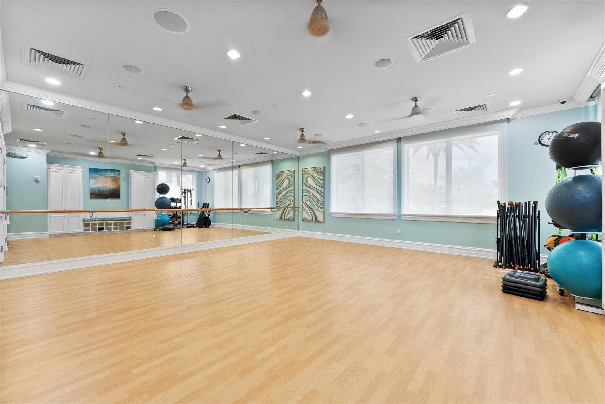 16945 Bridge Crossing Circle