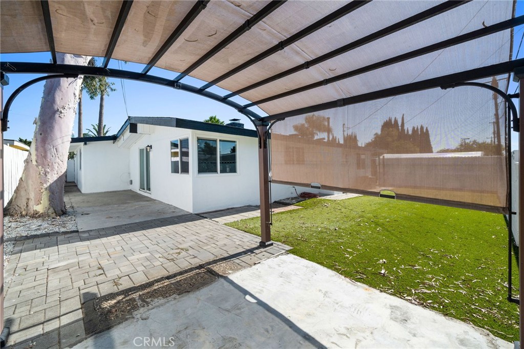 1415 W Dogwood Avenue