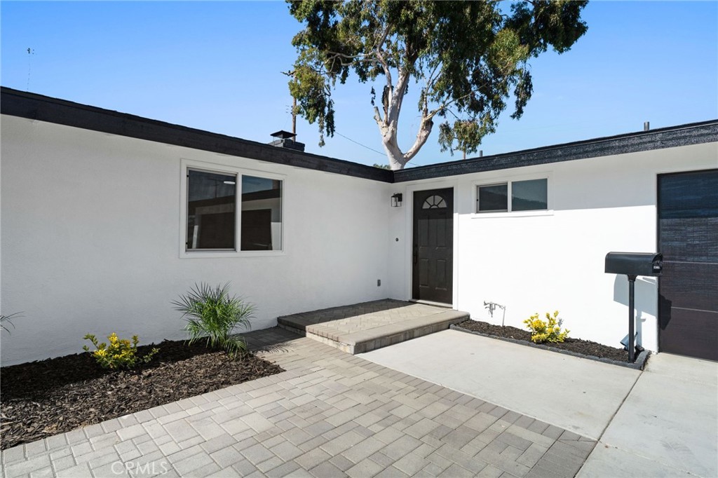 1415 W Dogwood Avenue