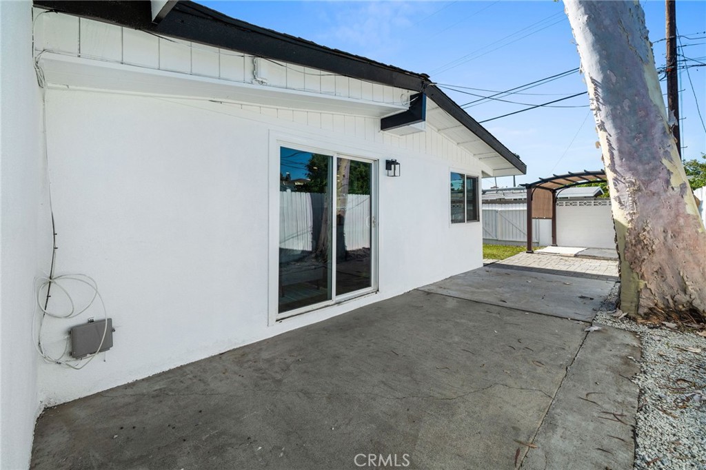 1415 W Dogwood Avenue