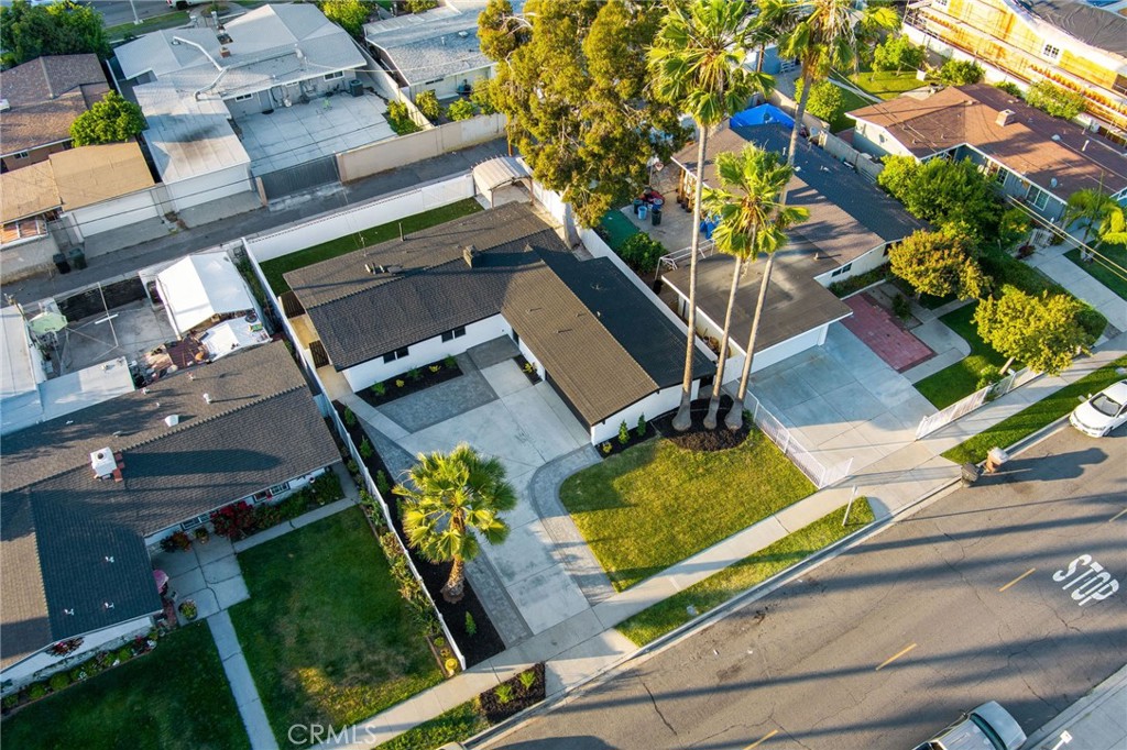 1415 W Dogwood Avenue