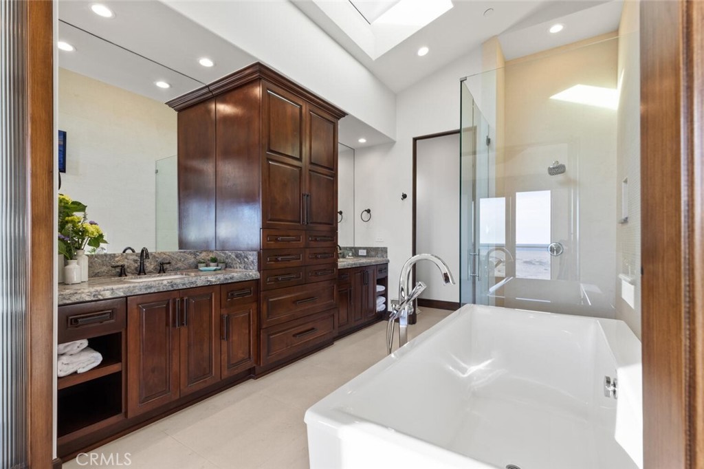 310 E Oceanfront