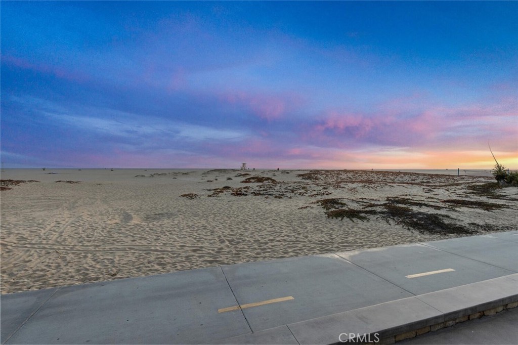 310 E Oceanfront