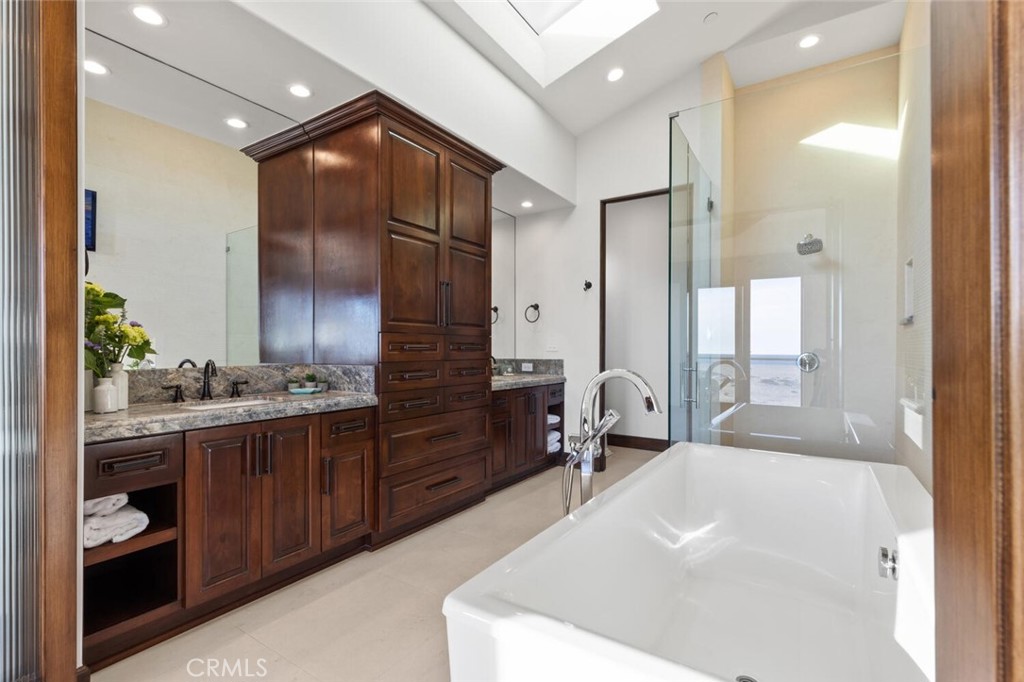 310 E Oceanfront