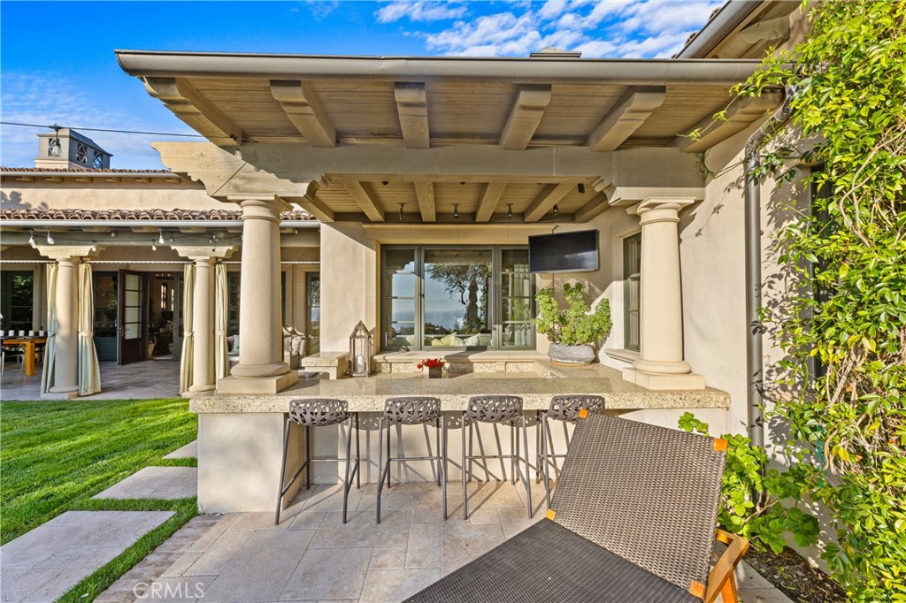 16 Shore Walk