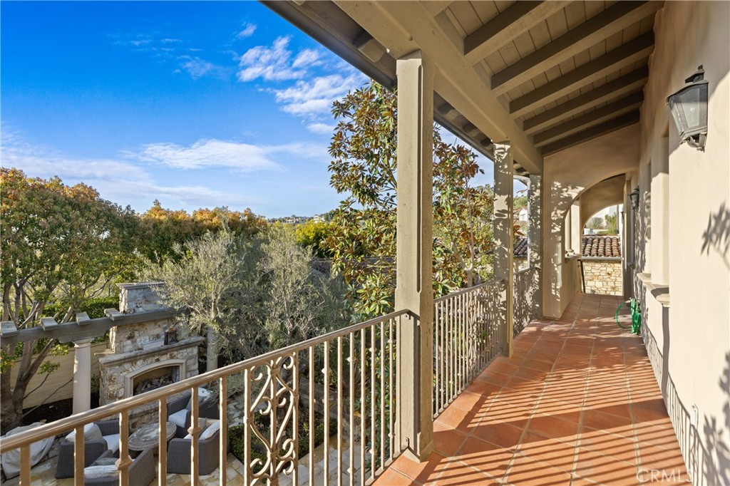 16 Shore Walk