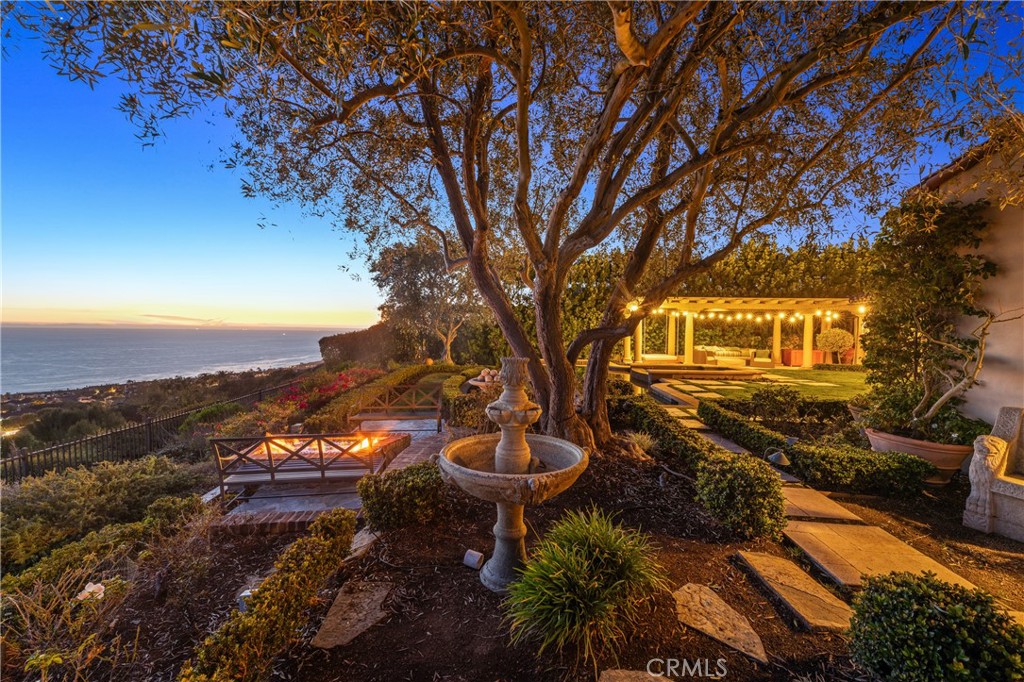 16 Shore Walk