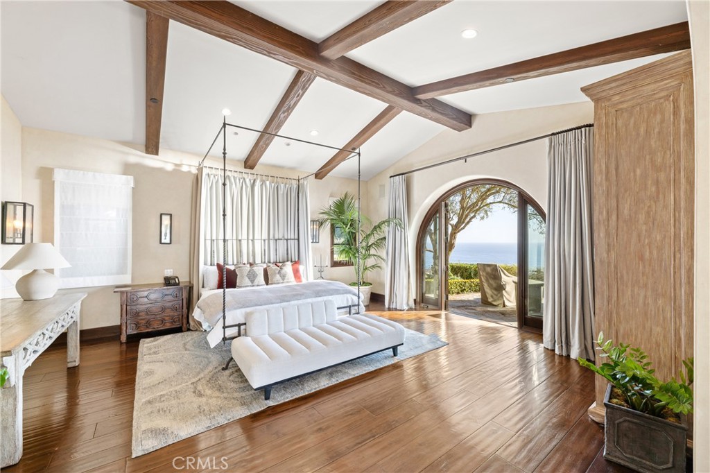 16 Shore Walk