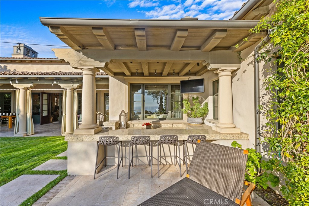 16 Shore Walk