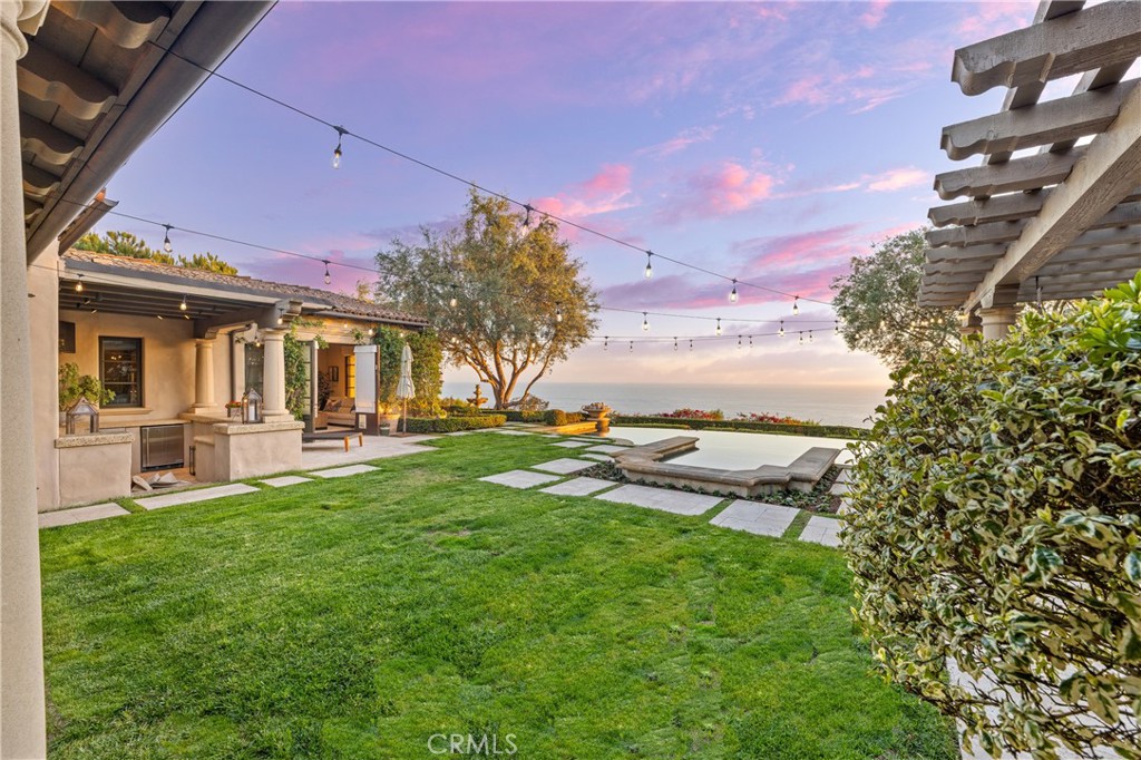 16 Shore Walk