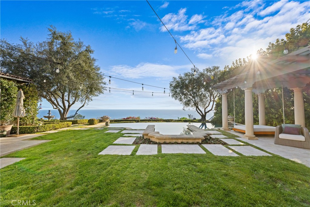 16 Shore Walk