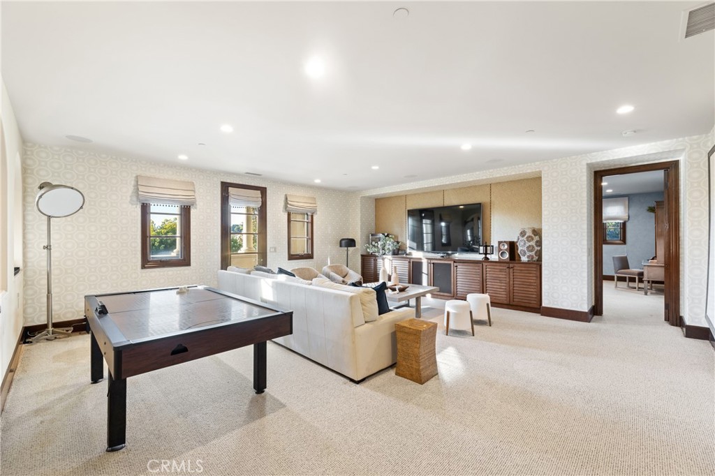 16 Shore Walk