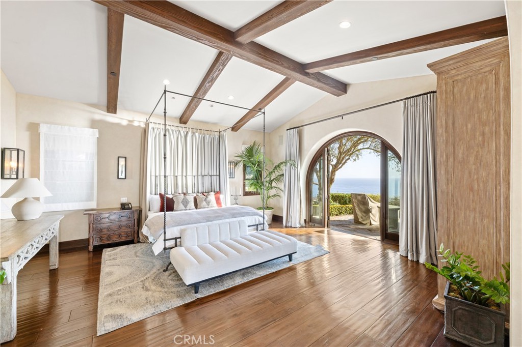 16 Shore Walk