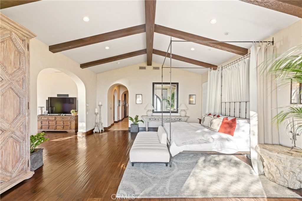 16 Shore Walk