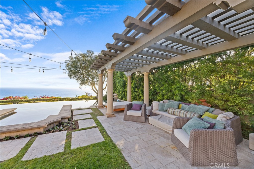 16 Shore Walk
