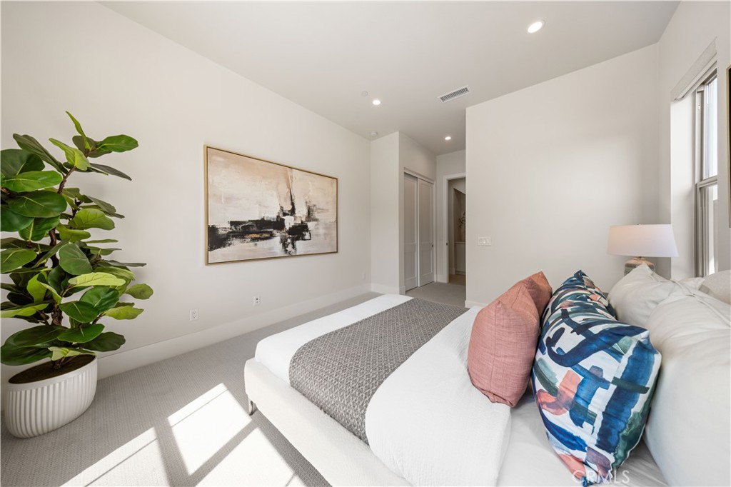 122 Mossvine