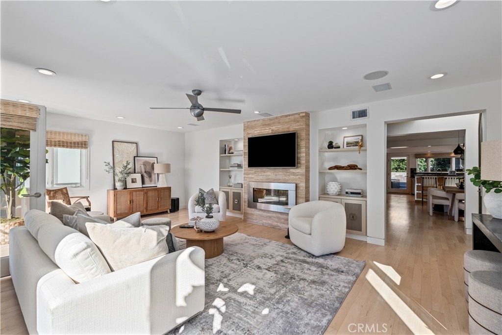 2540 Manhattan Avenue