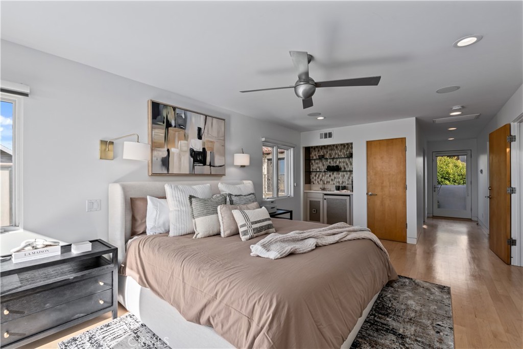 2540 Manhattan Avenue