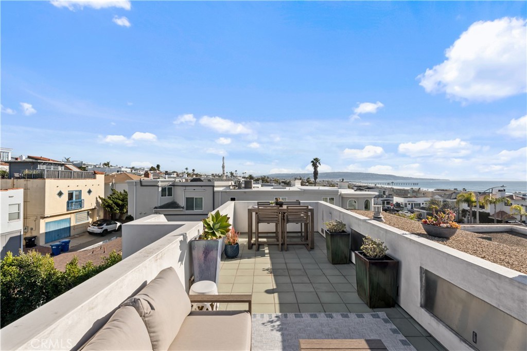 2540 Manhattan Avenue