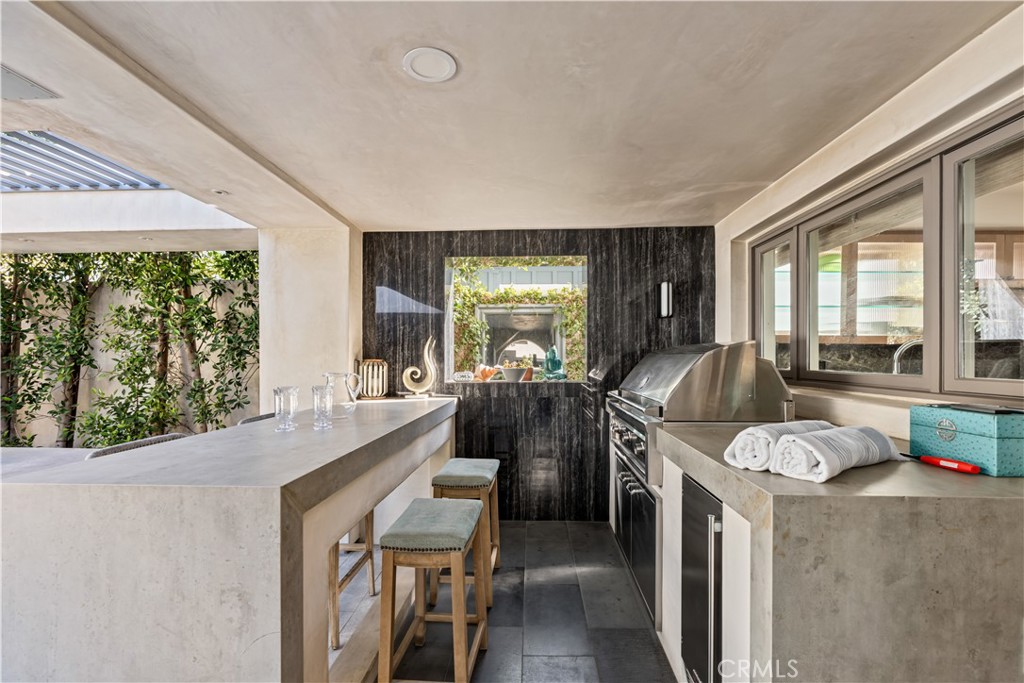 2540 Manhattan Avenue