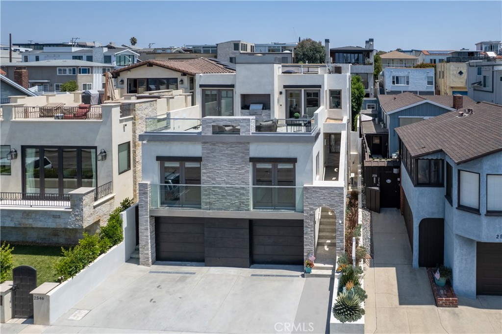 2540 Manhattan Avenue