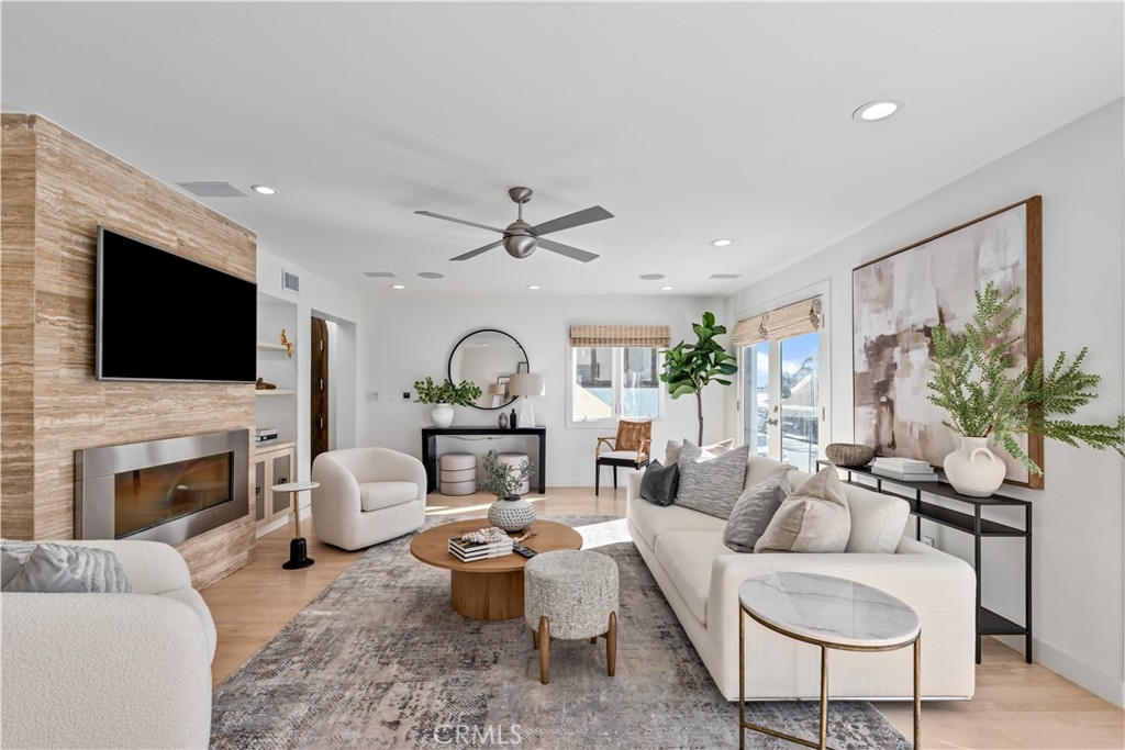 2540 Manhattan Avenue