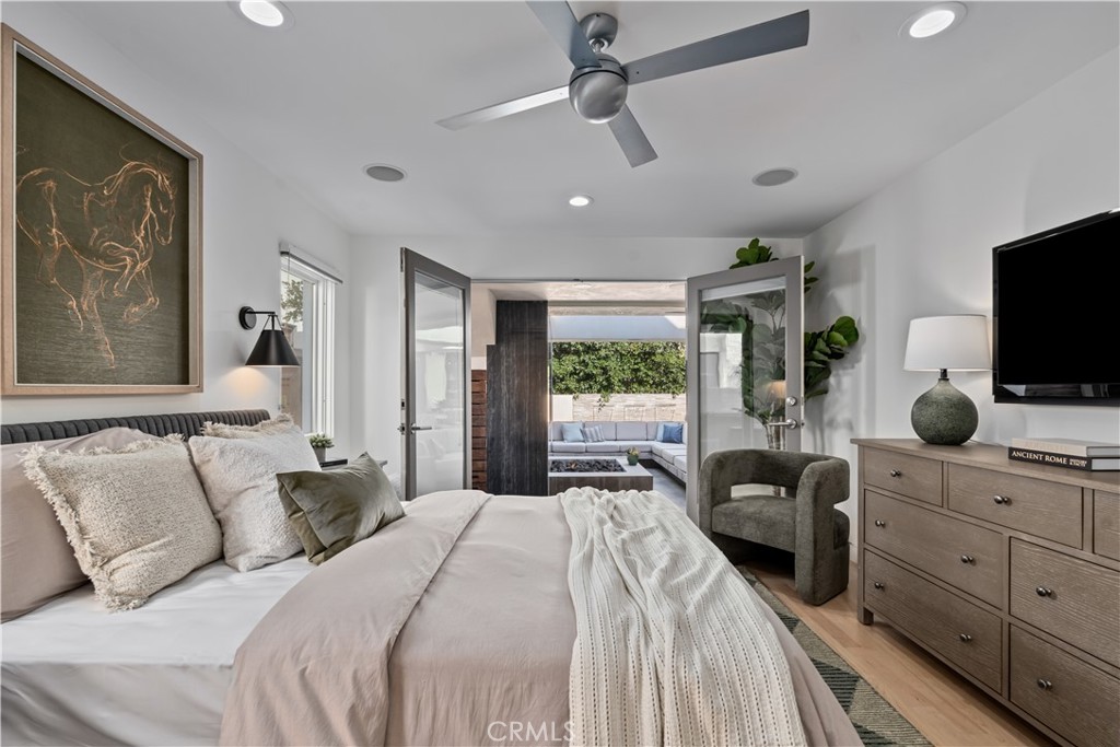 2540 Manhattan Avenue