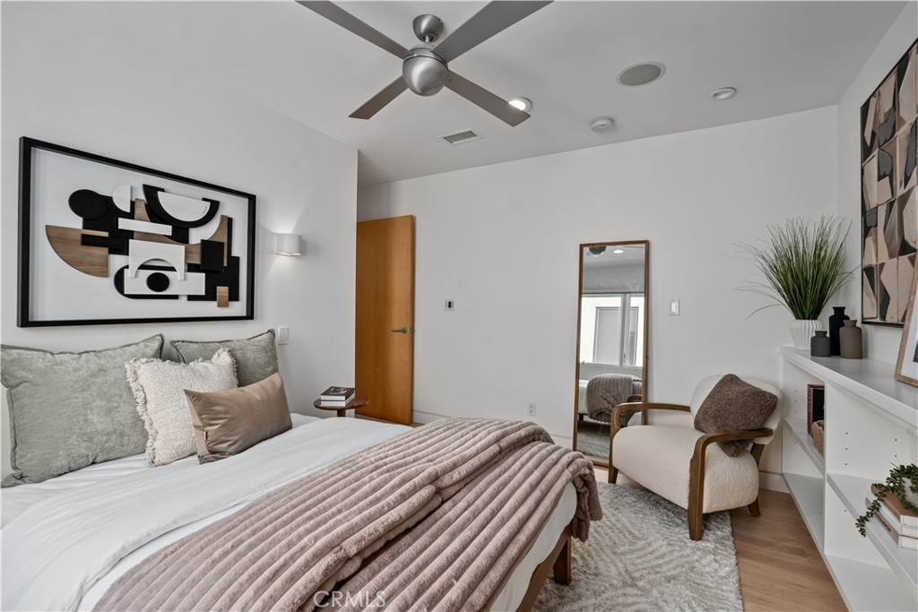 2540 Manhattan Avenue