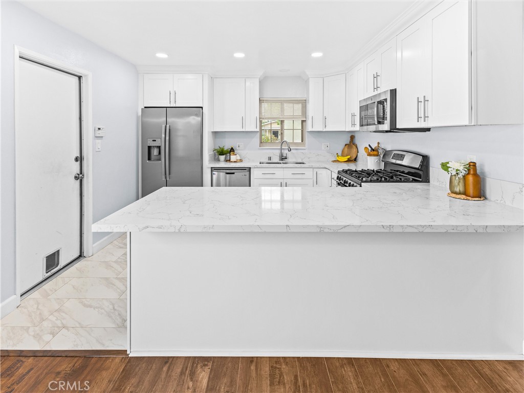 9672 Albacore Dr