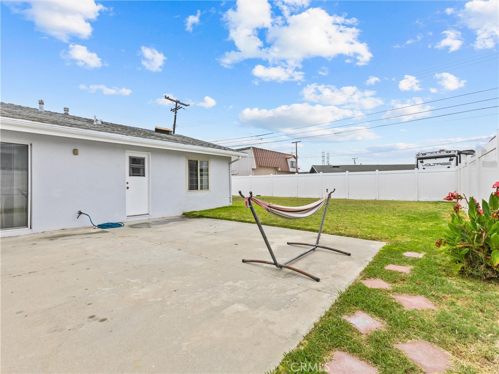 9672 Albacore Dr