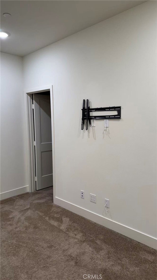 16432 Compass Avenue