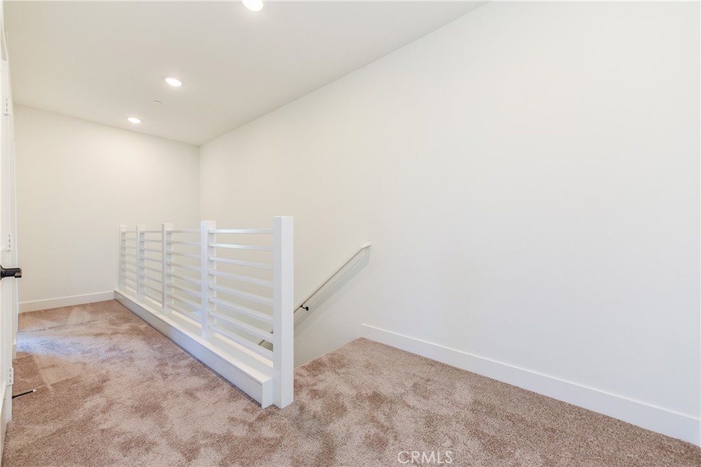 16432 Compass Avenue