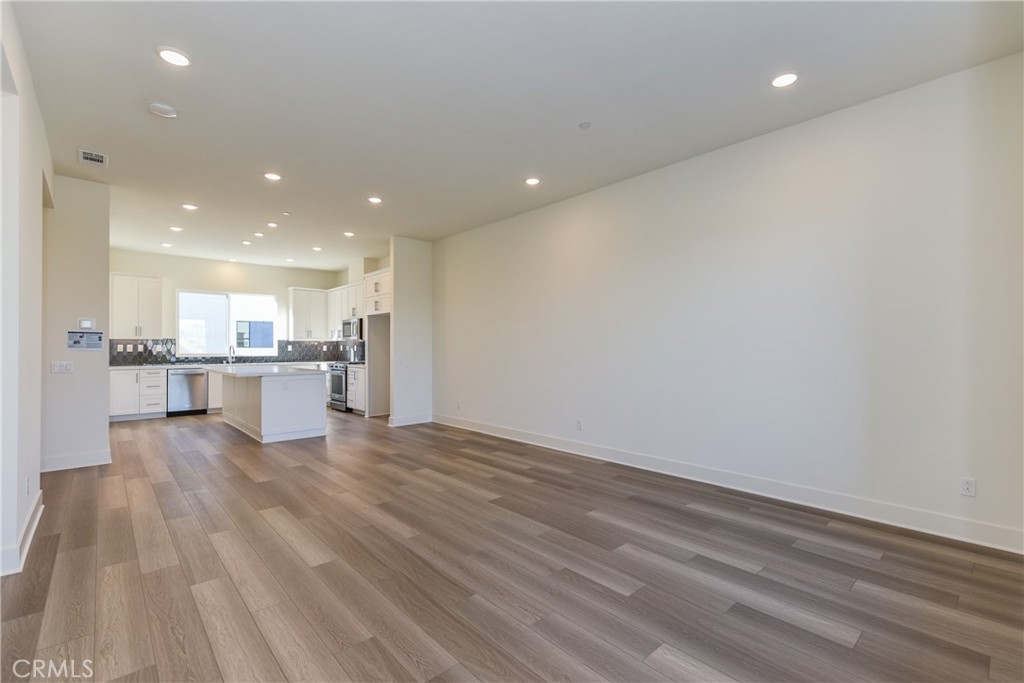 16432 Compass Avenue