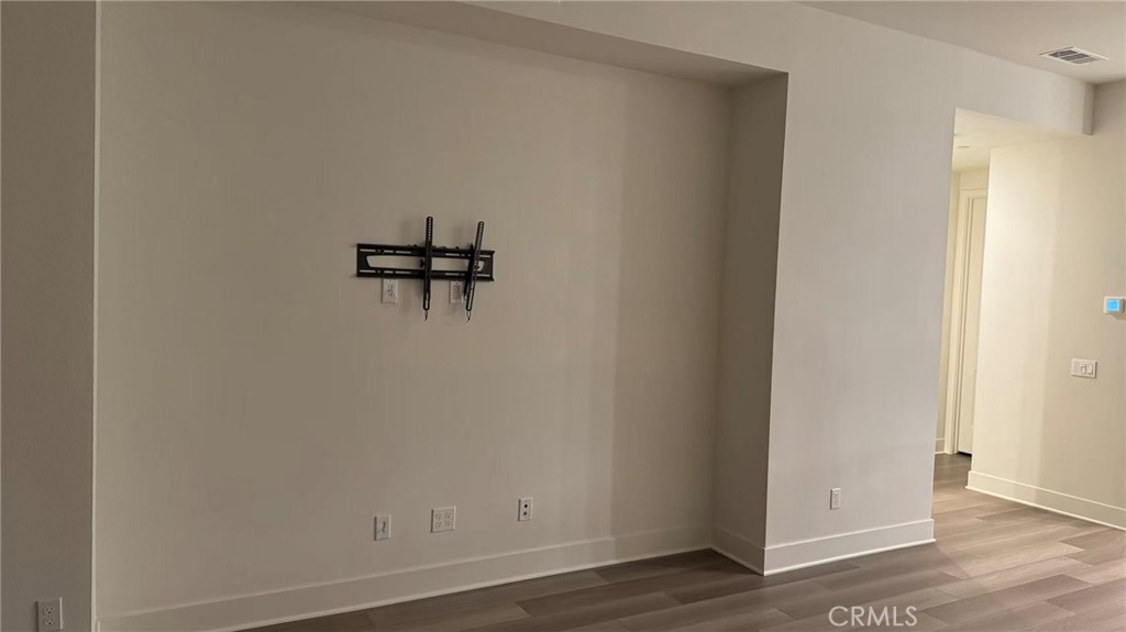 16432 Compass Avenue