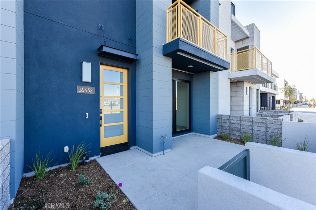 16432 Compass Avenue